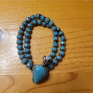 Turquoise faux stone Beaded stretch Bracelet‎ turquoise staionary swash blossom